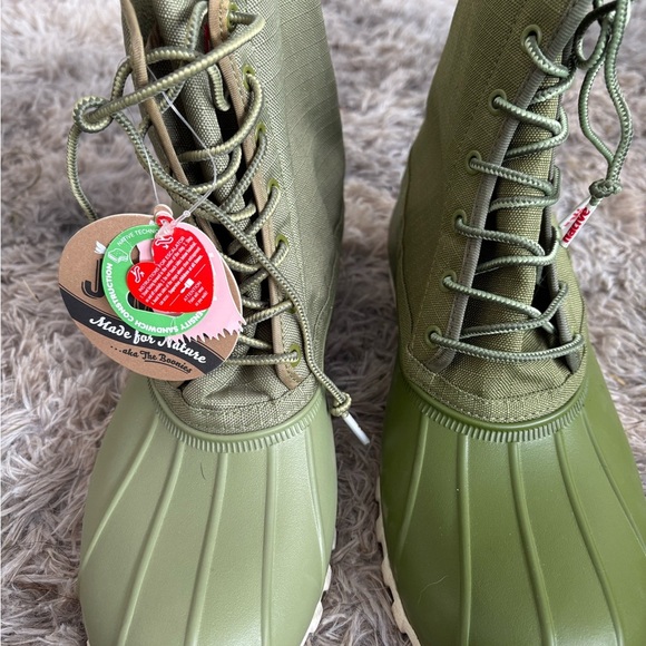 Green Native brand “Jimmy” duck boots. Size 10 women’s/8 men’s - Picture 2 of 3
